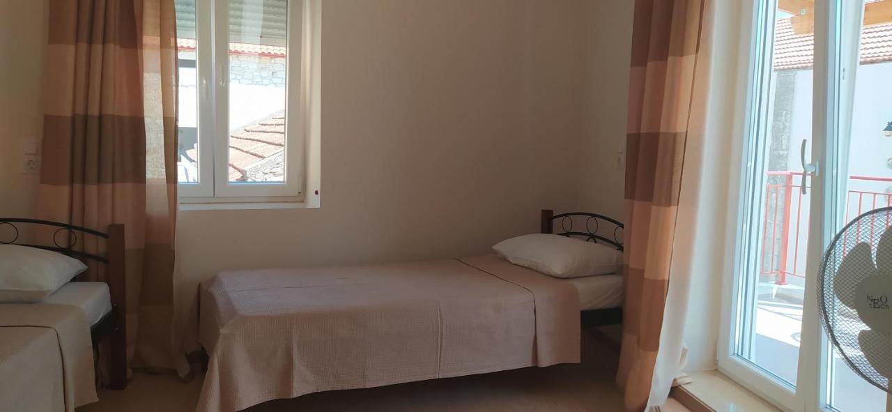 Kalamitsi 2 Floor Apartment Kalamítsion Alexándrou Exteriör bild
